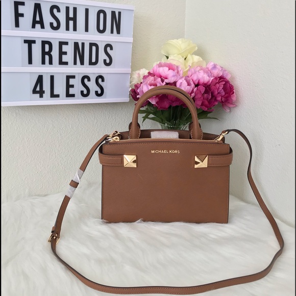 Michael Kors Handbags - ✨💞🆕Michael Kors Karla SM Satchel💞✨